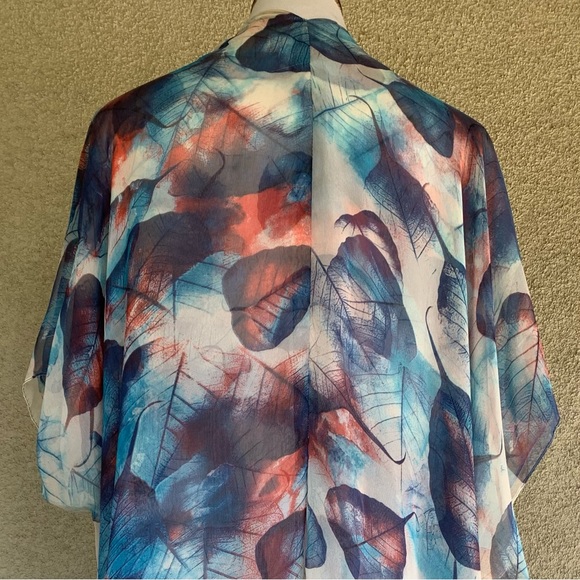🔥5/$20🔥 Chiffon Duster Leaf Print - Picture 5 of 12